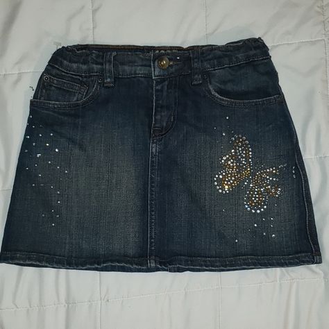 Y2k bedazzled mini skirt Denim Skirt With Rhinestones, Star Jean Skirt, Rhinestone Jean Skirt, Rhinestone Denim Skirt, Bedazzled Denim Skirt, Bedazzled Jean Skirt, Diy Bedazzled Jeans, Bedazzled Clothes, Bedazzled Skirt