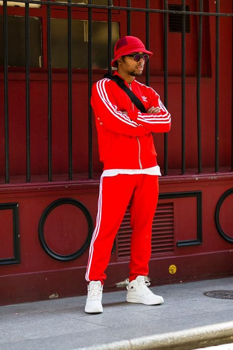 Adidas Outfit Men, Adidas Originals Jacket, Sport Style Men, Adidas Models, Track Suit Men, Adidas Outfit, Mens Winter Fashion, Sport Wear, Mens Streetwear