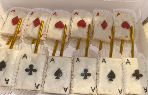 Casino theme rice krispie treats Casino Rice Krispie Treats, Casino Theme Party Food Snacks, Casino Theme Treat Table, Casino Treat Table, Casino Theme Treats, Casino Dessert Table, Blackjack Party, Casino Prom, Rich Party