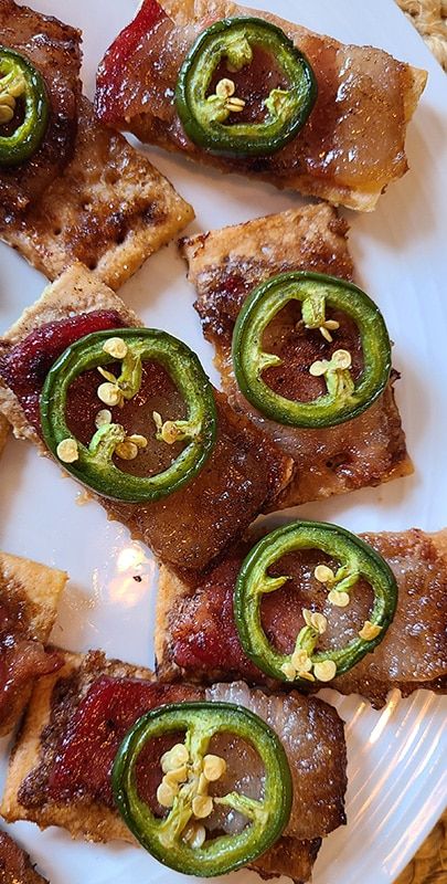 Bacon Jalapeño Cracker Bites, Candied Bacon Ritz Crackers, Cracker Bacon Jalapeño Appetizer, Jalepeno Bacon Crackers, Candied Jalapeno Appetizers, Bacon Jalapeno Crackers, Club Cracker Bacon Jalapeño, Cracker Bacon Jalapeño, Candid Bacon Crackers