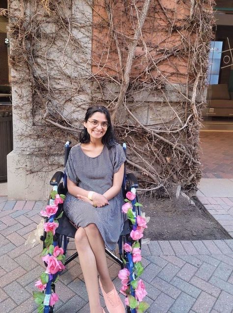 Decorate your manual wheelchair with artificial floral garlands for $9.99 at Hobby Lobby. :) How To Decorate A Wheelchair, Decorate Wheelchair, Decorate Wheelchair Ideas, Wheelchair Customization, Rollator Decorations, Decorated Wheelchair, Wheelchair Decorations Ideas, Cute Wheelchair, Wheelchair Decor