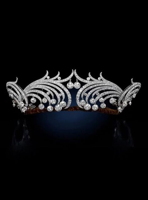 Cartier | A Belle Epoque diamond tiara, 1904. Magpie Hoard, Cartier Tiara, Mini Concept, Cartier Collection, Allyson Felix, Aesthetic Era, Necklace Combo, Animal Ring, Diamond Tiara