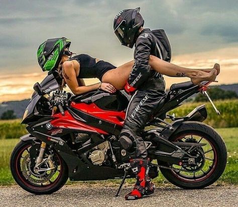 Motorcycle Couple Pictures, Motorcycle Photo Shoot, Bike Couple, Biker Couple, Motorcycle Couple, Motocross Love, Honda Cbr 600 Rr, Biker Photoshoot, Bike Pictures