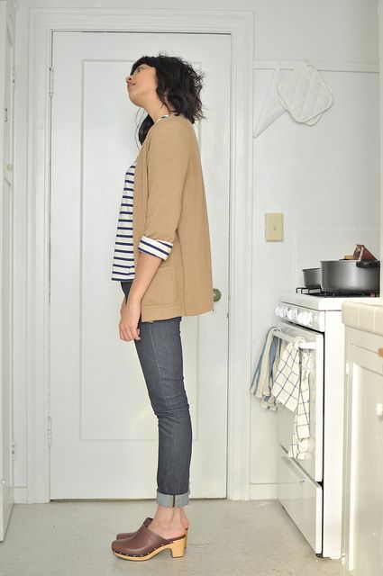 This is a good outfit. But it is also how I look when it is dinner time and I can't think of anything to make. How To Wear Jeans, Clogs Outfit, Victoria Secrets, Looks Style, Mode Inspiration, Look Chic, Primavera Estate, What I Wore, Look Fashion