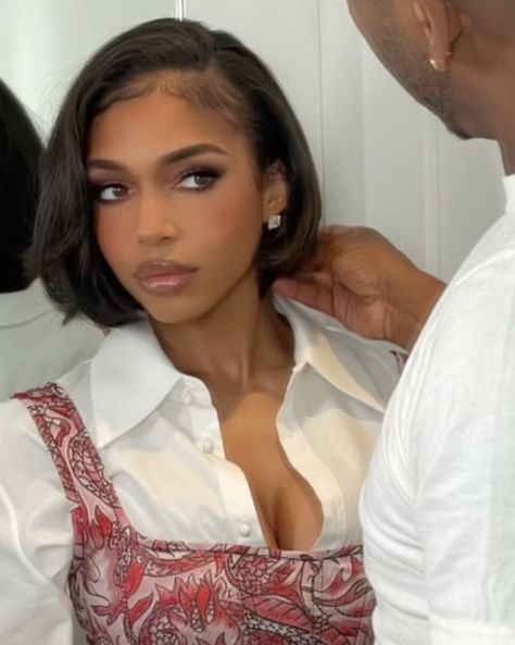 Ryan Destiny Bob, Style Short Hair Bob Black Women, Lori Harvey Bob Hairstyle, Neck Length Silk Press, Middle Part Short Hair Black Women, Short Side Bob Black Women, Lori Harvey Short Bob, 90s Blowout Bob Black Women, Chin Length Hair Black Women