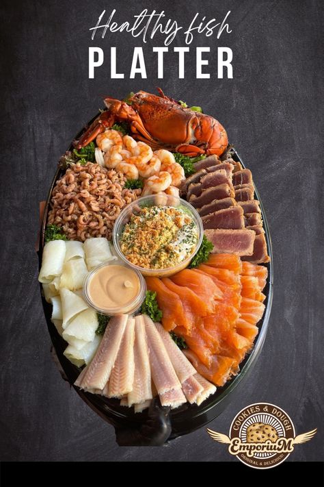 Pin fishplatter with shrimp, smoked salmon and more smoked fish. Smoked Fish Platter Ideas, Fish Catering Ideas, Seacuterie Boards, Fish Platter Ideas, Seafood Platter Ideas, Seafood Platters, Shrimp Cocktail Appetizers, Deep Fried Fish, Seafood Plates