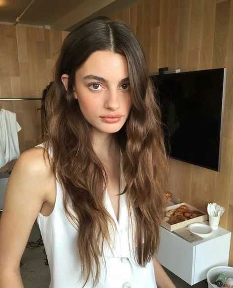 Folk Of Air Series, Folk Of Air, Diana Silvers, Bushy Hair, Jude Duarte, Glam Girl, Aesthetic People, Messy Hairstyles, Outfits Casuales