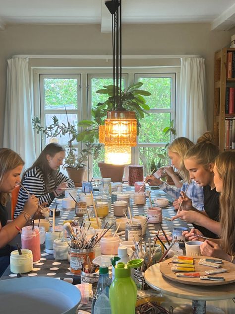 Pottery Painting Party Ideas, Quality Time With Friends Aesthetic, Pottery Painting Aesthetic Friends, Pottery Painting With Friends, Pottery Painting Party, Group Hangout, Painting Friends, Ceramics Painting, Creative Ceramics