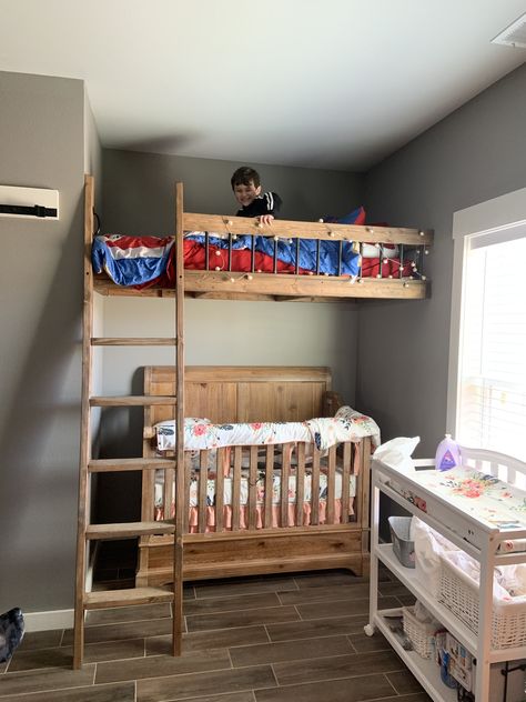 Bunk With Crib, Crib Bunk Bed Combo, Cribs For Small Spaces, Bunk Bed Crib, Toddler Bunk Beds, Small Home Gym, Diy Bunk Bed, Small Nurseries, Big Beds