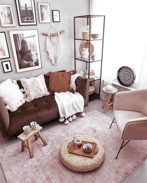 Scandiboho on Instagram: “Brown and pink is my favourite colour combination at the moment. My favourite colours change quite often but I've been loving these two for…” Pink Brown Room, Pink And Brown Room Ideas, Ucla Apartment, Brown And Pink Living Room, Pink And Brown Living Room, Bohemian Decorating Ideas, Dark Brown Couch, Nashville Apartment, The Feeling Of Love