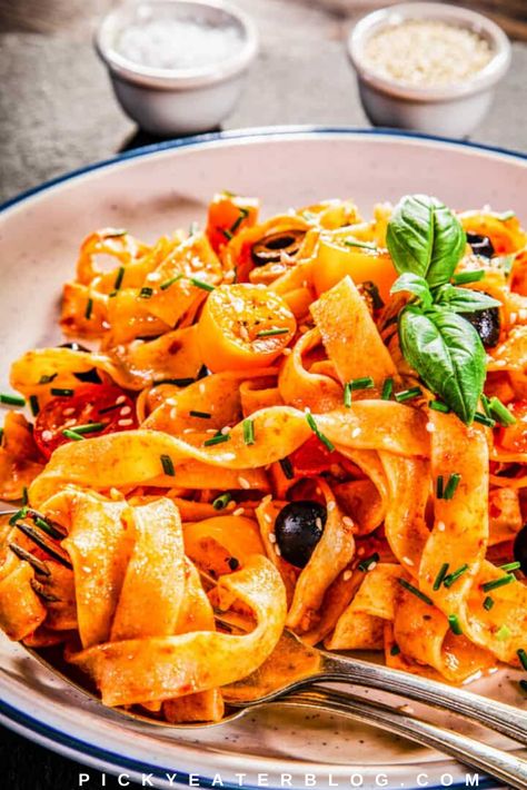 Tagletelli Recipe, Tagliatelle Recipe Vegetarian, Tagatellie Pasta, Tagliatelle Pasta Recipes, Tagliatelle Recipes, Fresh Pasta Recipe, Homemade Tagliatelle, Healthy Pasta Recipes Vegetarian, Tagliatelle Recipe