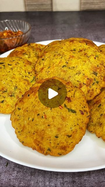 Aloo Puri Recipe, Puri Recipe Indian, Aloo Poori Recipe, Masala Puri, Aloo Recipe, Puri Recipe, Fried Bread, Aloo Recipes, Puri Recipes