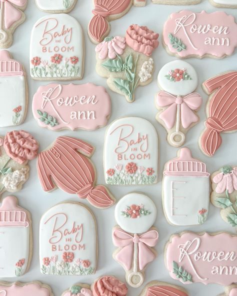 Another day another baby shower set and I’m not mad about it, they’re still my favorite genre to do!! 💕🌷 #babyinbloom #babyinbloomcookies #babyshowercookies #babyshower #babycookies #cookies #customcookies #dfwcookies #dfwcustomcookies #royalicing #royalicingcookies #argyletx #colleyvilletx #southlaketx #flowermoundtx Monogram Cookies, Sugar Cookie Royal Icing, Baby In Bloom, Bloom Baby, Baby Shower Inspiration, Baby Cookies, Cookie Inspiration, Flower Cookies, Baby Shower Cookies