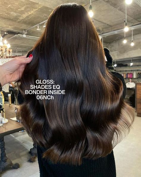 Redken on Instagram: "Indulge in rich, neutral color and added strength with 🆕 Shades EQ Bonder Inside Natural Chocolates. 🍫 @lorenhairstylist 🇬🇧 used Shades EQ Bonder Inside 06NCh Ganache to create this #richbrunette." Color Formulas Redken, Hair Color Formulas Redken, Dark Brunette Balayage Hair, Rich Brown Hair Color, Rich Brown Hair, Redken Hair Color, Color Formulas, Dark Brunette Hair, Hair Color Underneath