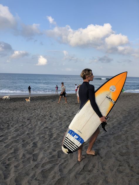 Malibu Rising, Boys In The Boat, Surfer Vibes, Surfer Guys, Pray For Surf, Bali Surf, Taylor Jenkins Reid, Surf Aesthetic, Surf Vibes