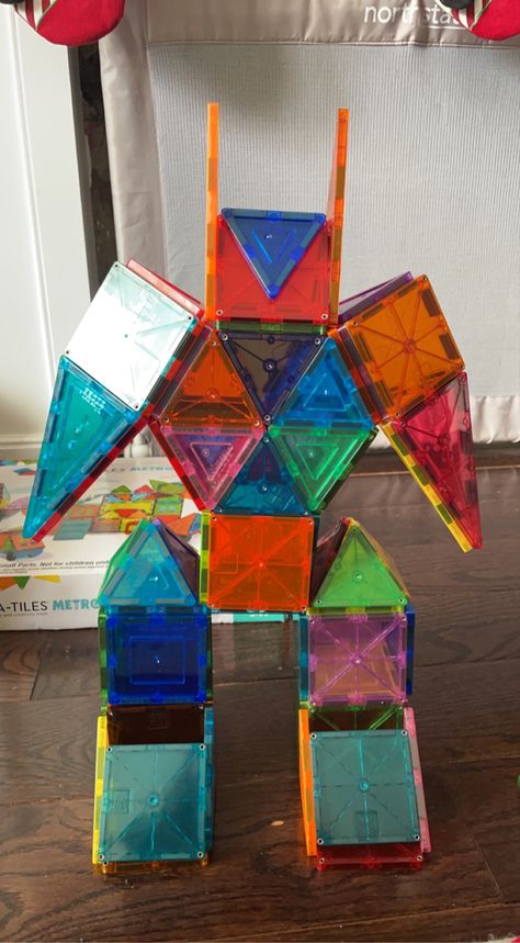 Magnetic Tiles Robot, Robot Magnatiles, Christmas Magnatile Ideas, Picasso Magnetic Tile Ideas, Magnatile Storage Ideas, Magnatiles Robot, Magnet Building Ideas, Magnatile Patterns, Magnetiles Idea