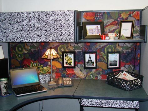 Office Cubicle Decorating Ideas, Cubicle Wallpaper, Cubical Ideas, Work Cubicle Decor, Cute Cubicle, Cozy Cubicle, Cubicle Organization, Cubicle Ideas, Cubicle Accessories