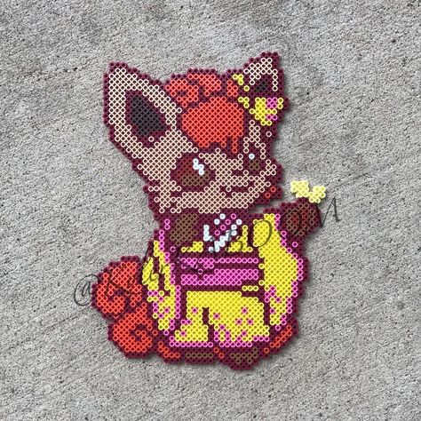 Pikachu Hama Beads, Cat Perler Beads, Perler Beads Pattern, Hama Art, Pokemon Cross Stitch, Modele Pixel Art, Detective Pikachu, Pokemon Pattern, Perler Creations