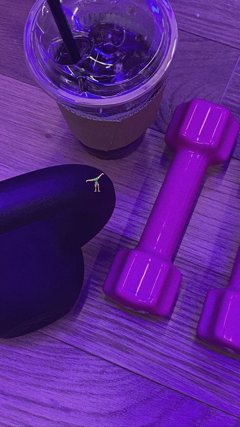 Purple Gym Aesthetic, Dumbell Aesthetic, Story Ideas Snapchat, Ideas For Snapchat, Snapchat Streak Ideas, November Moodboard, Club Pilates, Gym Wallpaper, Streak Ideas