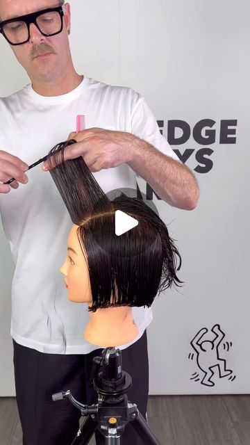 Micro Bob With Curtain Bangs, French Bob Tutorial, 90s Bixie Haircuts, Diy Layered Bob, French Bob Haircut With Bangs, Layered French Bob, French Bob With Fringe, Micro Bob Haircut, Short Bob With Fringe