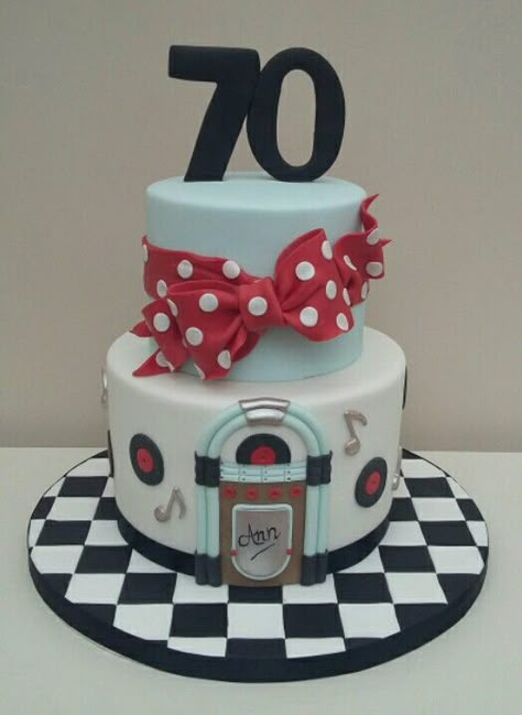 50s Cake, Grease Themed Parties, 50s Birthday, Elvis Cakes, Elvis Birthday, Grease Party, 50s Theme Parties, Retro Birthday Parties, Sock Hop Party