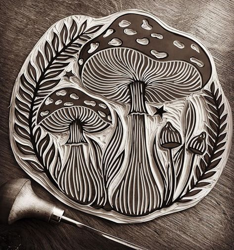 Linocut Art Mushroom, Fall Linocut Art, Two Color Printmaking, Printmaking Art Projects, Mushroom Printmaking, Sgraffito Mushrooms, Mushroom Block Print, Mushroom Lino Print, Linocut Template