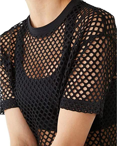 Black Net Top, Crochet A Crop Top, Fishnet Shirt, Crochet Bralette Top, Quick Easy Crochet, Trendy Crochet Patterns, Fishnet Crop Tops, Mesh Clothing, Mesh Cover Up