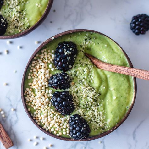 Breakfast Cookies Healthy, Matcha Smoothie, Energy Bowl, Kale Smoothie, Food Is Fuel, Matcha Latte, Frozen Banana, Green Smoothie, Healthy Breakfast Recipes