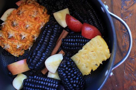 Chicha Morada- Peruvian Purple Corn Drink | Girl Cooks World Rice Drink, Cold Weather Drinks, Purple Corn, Purple Rice, Corn Husks, Latin American Food, Girl Cooking, Looks Yummy, American Food