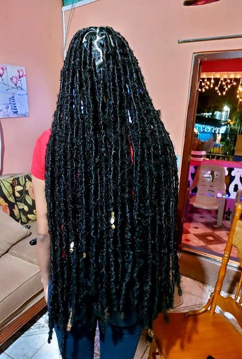 Long Lasting Protective Hairstyles, Faux Locs Install, Large Faux Locs, Long Locs, Hair Length Chart, Protective Hairstyle, Hairstyle Inspiration, Protective Style, Faux Locs