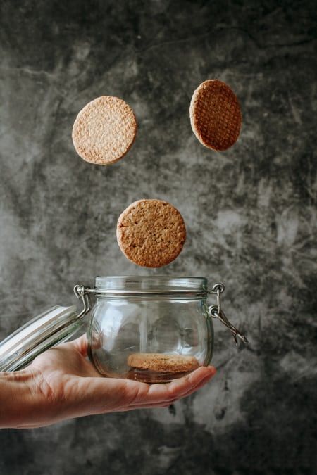 Photographing Cookies, Cookie Commercial, Cookies Photography Ideas Inspiration, Cookies In Jar Photography, Cookie Photography Styling Minimalist, Cookies Food Photography Styling, Milk Photography, Sugar Free Oatmeal, Oatmeal Yogurt