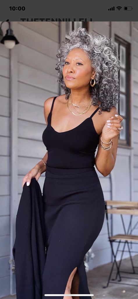 Black Women 40 Years Old, Women With Grey Hair, Tennille Murphy, Older Black Woman, Silver Locs, Middle Aged Women Fashion, Colors For Black Women, Going Gray Gracefully, Hair Goal