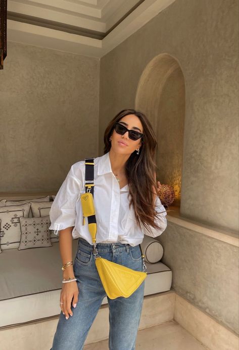 Trophy Wife Outfit, Wife Outfits, Tamara Kalinic, Yellow Purse, Purse Outfit, Glam And Glitter, Casual Style Outfits, Outfits Casuales, Summer Wardrobe