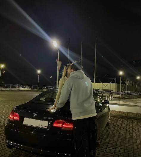 Couple Photo With Car, Couple Photo In Car, Car Couple Pictures, Bmw Couple, Motos Bmw, Bmw Girl, Dream Husband, Bmw Love, Couple Picture Poses