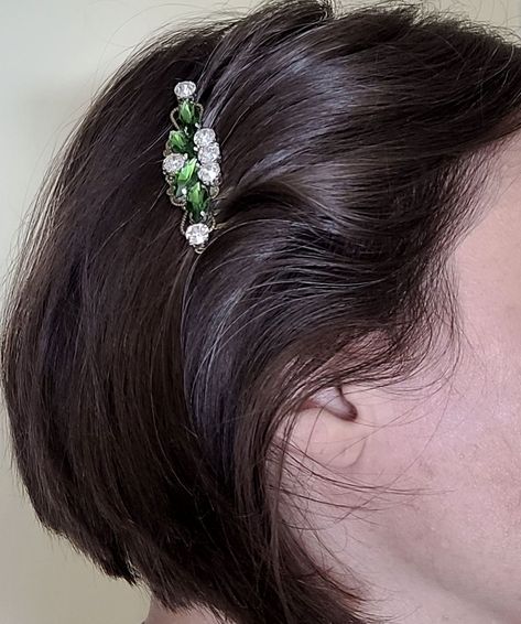 Emerald Hair Piece, Green Wedding Hair, Emerald Hair, Lily Jewelry, 1920s Hair, Rhinestone Hair Comb, Vintage Hair Combs, 1920s Style, Art Deco 1920s