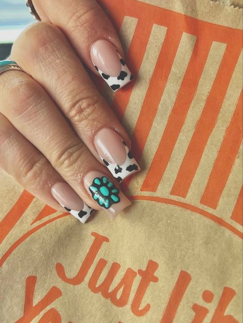 Vaquera Nails, Turquoise Nails Western, Cowgirl Nails Westerns, Western Fall Nails, Western Style Nails, Western Nail Ideas, Punchy Nails, Western Nail Art, Nails Western