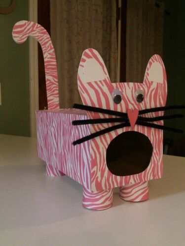 Cat Valentine box Cat Valentine Box Ideas, Kat Surprise, Surprise Kat, Cool Valentine Boxes, Girls Valentines Boxes, Diy Valentines Box, Valentine Boxes For School, Kids Valentine Boxes, Valentine Boxes