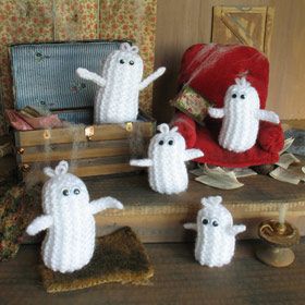 Halloween is here again and with exactly 16 days remaining until the big night Mary and I have a lot of crafting to do to be ready for trick-or-treaters. This year we’ve decided to decorate m… Knitted Ghost Pattern, Halloween Knitting Patterns, Halloween Knitting, Baby Cardigan Knitting Pattern Free, Knitted Doll Patterns, Knitted Toys Free Patterns, Animal Knitting Patterns, Halloween Crochet Patterns, Free Toys