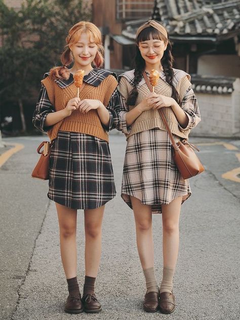 Tumblr Fall Outfits, Aesthetic Korean Fashion, Twin Fashion, Unisex Aesthetic, Twins Fashion, 일본 패션, Aesthetic Korean, Clothes Korean Style, Autumn Clothes