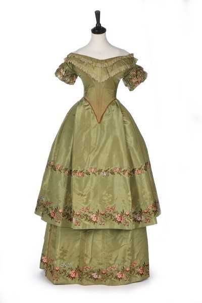 1840s Dress, 1800s Dresses, 19th Century Dresses, 1850s Fashion, 1800s Fashion, 19th Century Fashion, History Fashion, Silk Taffeta, Historical Costume