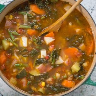 While "summer" is in the title, we actually make this soup all year round. Fodmap Soups, Soup Summer, فاصوليا خضراء, Low Fodmap Vegetables, Garden Vegetable Soup, Garden Soup, Fodmap Food, Low Fodmap Diet Recipes, Fodmap Diet Recipes