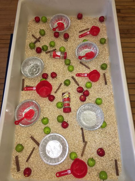 Preschool Apple Theme Block Center, Crunchy Box Sensory, Keeping A One Year Old Busy, Apples Preschool Theme Sensory Bins, Apple Sensory Table Preschool, September Sensory Table Ideas, Reggio Emilia Apple Activities, Apples Preschool Theme Crafts, Apple Week Sensory Bin