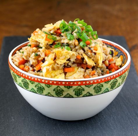 Peppery Vegetarian Rice Fried Rice With Brown Rice, Rice Wok, Rice With Vegetables, Vegetarian Rice, Brown Rice Recipe, Vegetarian Stir Fry, Fried Brown Rice, Vegetable Rice, Meatless Mondays