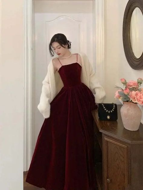 Red Velvet Prom Dress, Wine Red Prom Dress, Prom Dresses Simple, Velvet Prom Dress, Simple Prom Dress, Burgundy Velvet, Prom Dress Inspiration, فستان سهرة, Pretty Prom Dresses