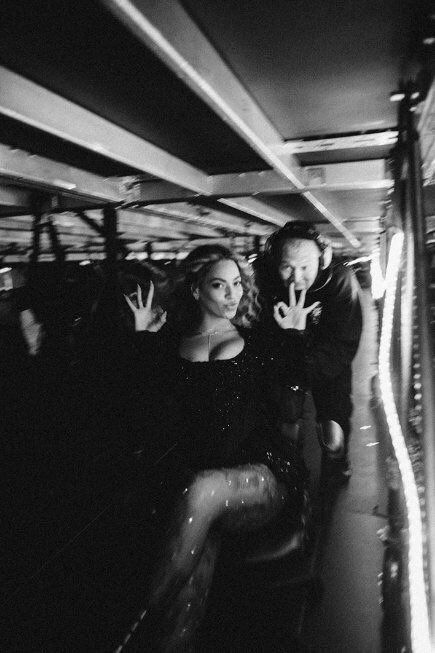 irishˣ⁴🐝(SPOOKY ERA👻 ) on Twitter: "BEYONCÉ under the stage, a much needed thread:… " Beyoncé Wallpaper, Formation Tour, King B, The Formation World Tour, Formation World Tour, Queen Bee Beyonce, Beyonce Formation, Sasha Fierce, Black And White Photo Wall