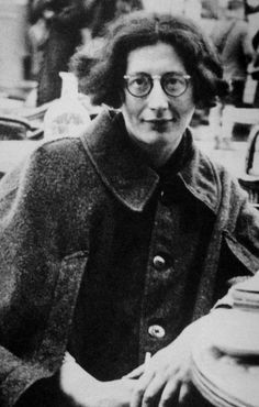 Simone Weil, The Love Of God, Women Writers, Love Of God, Writers And Poets, Philosophers, Inspirational Women, Toledo, Portrait Drawing