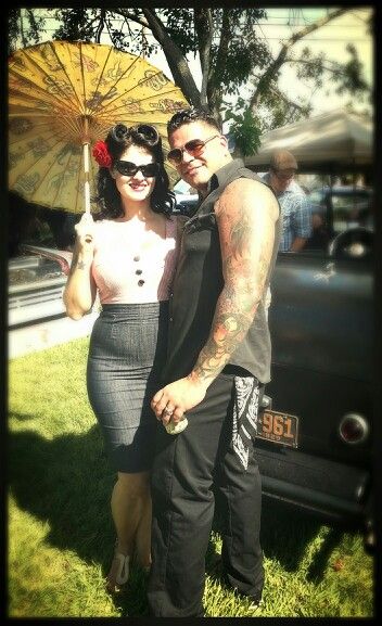 #Kool #rockabilly couple #tattoo #umbrella Rockabilly Couple, Rockabilly Lifestyle, Lookbook Inspiration, Couple Tattoo, Pin Up Photos, Rockabilly Pin Up, Guys And Dolls, Psychobilly, Rockabilly Fashion