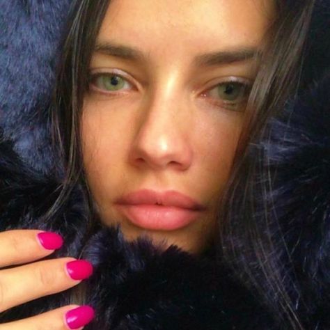 Adriana Lima Instagram, Adriana Lima Selfie, Face Goals, Desired Face, Lips Inspiration, Goals Ideas, Hiking With Friends, Dior Lip Glow, Perfect Face