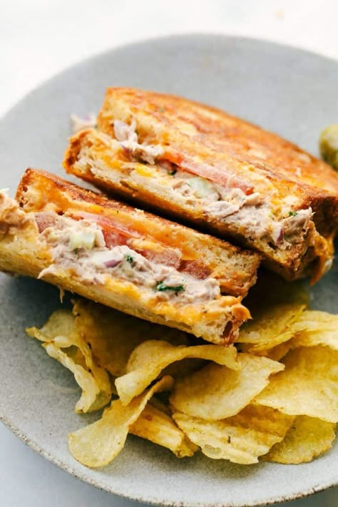 Ultimate Tuna Melt Tuna Sandwich Recipes, Tuna Fish Sandwich, Tuna Melt Sandwich, How To Make Tuna, Ultimate Sandwich, Tuna Melt Recipe, Canned Tuna Recipes, Melt Recipe, Tuna Melt