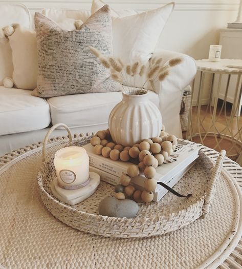 Round Center Table Decor, Boho Table Centerpieces For Home, Boho Coffee Table Decor Ideas, Boho Tray Decor, Rattan Tray Decor, Coffee Table Decor Living Room, Center Table Decor, Living Room Center, Table Decor Living Room